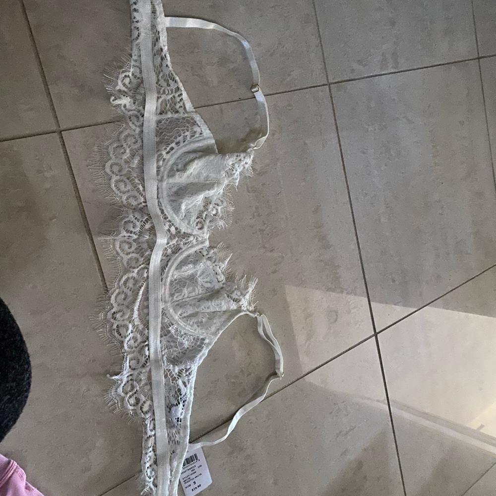 NWT bra w lace